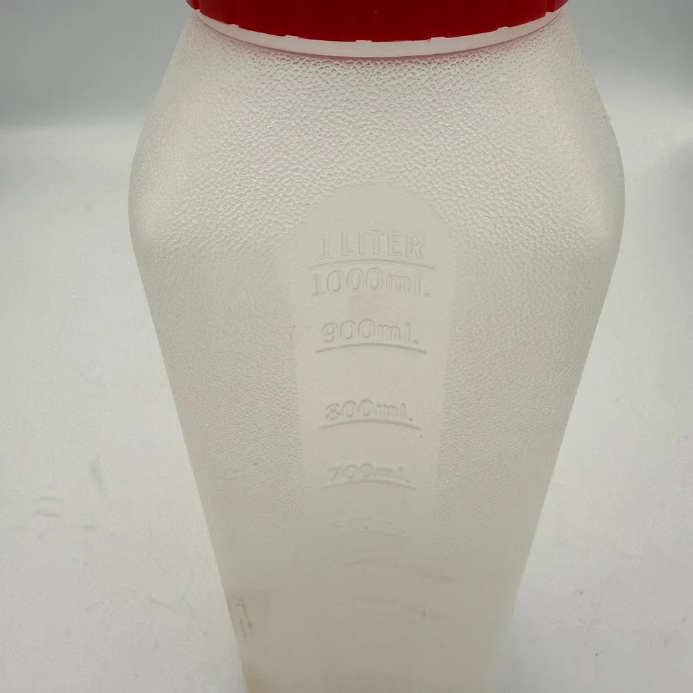 Vintage Rubbermaid Servin Saver 1 Quart Juice Carafe Pitcher Red Lid 1 Liter